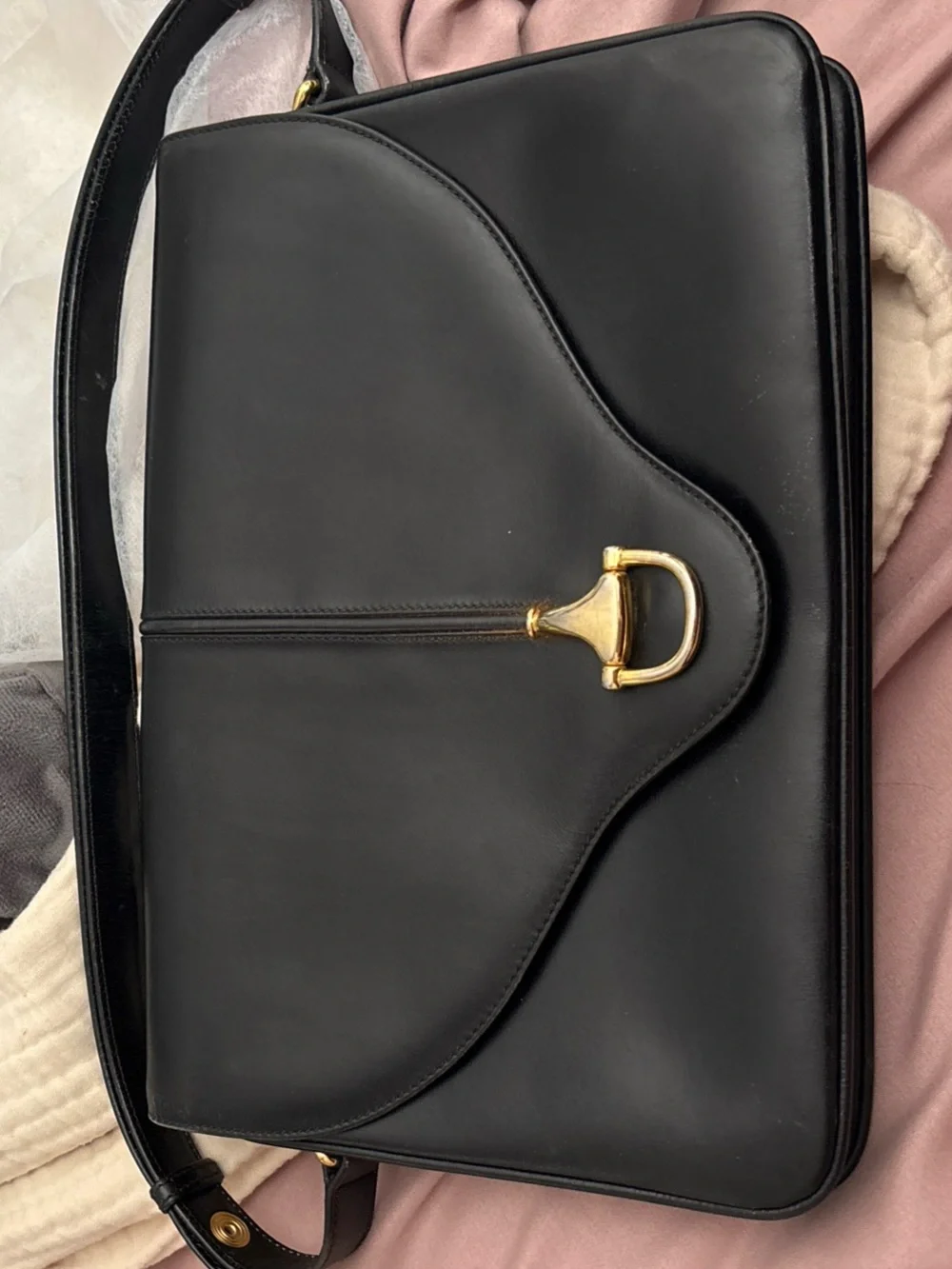 Gucci Black Leather Shoulder Bag with Gold Horsebit - Picture 1 of 16